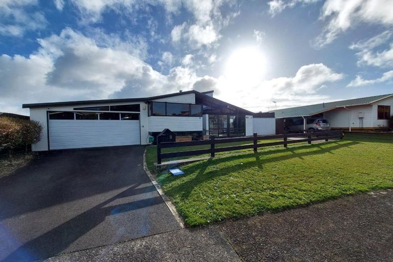 Photo of property in 8 Marchant Place, Westown, New Plymouth, 4310