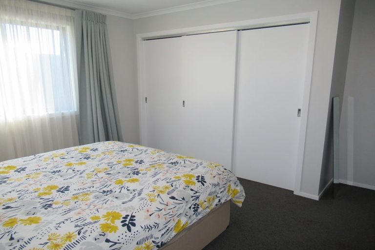 Photo of property in 6 Desert Gold Lane, Wallaceville, Upper Hutt, 5018