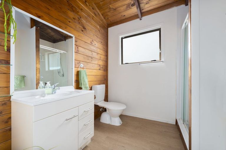 Photo of property in 2/391 West Coast Road, Glen Eden, Auckland, 0602