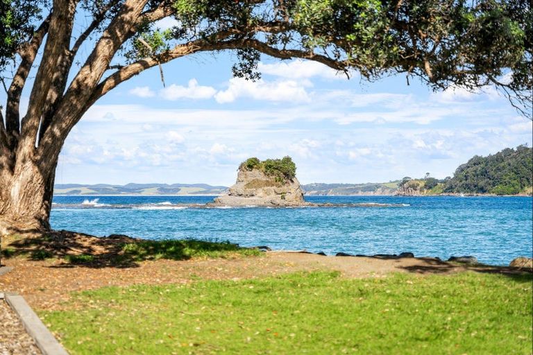 Photo of property in 9 Grand View Road, Leigh, 0985