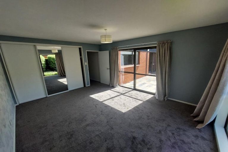Photo of property in 4 Glenburn Place, Avonhead, Christchurch, 8042
