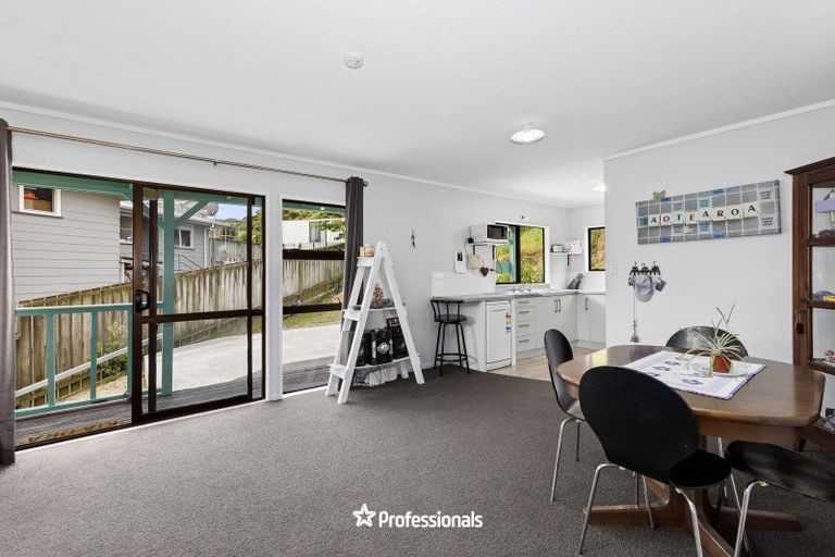 Photo of property in 14 Owhiti Street, Titahi Bay, Porirua, 5022