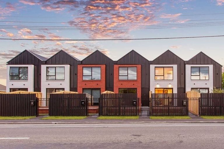 Photo of property in 2/80 Milton Street, Somerfield, Christchurch, 8024