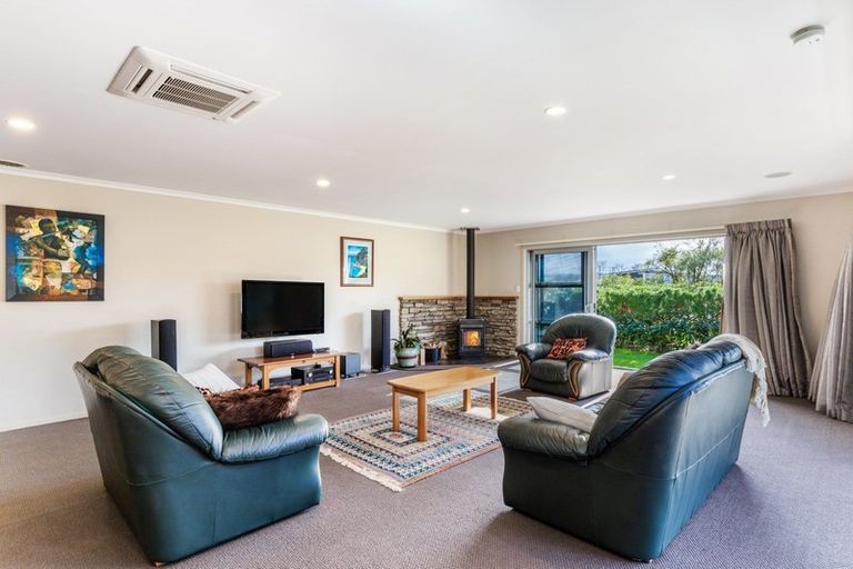 Photo of property in 8 The Moorings, Two Mile Bay, Taupo, 3330