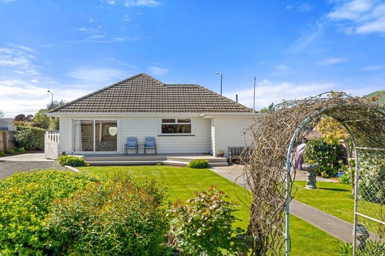 Photo of property in 861 Main North Road, Belfast, Christchurch, 8051