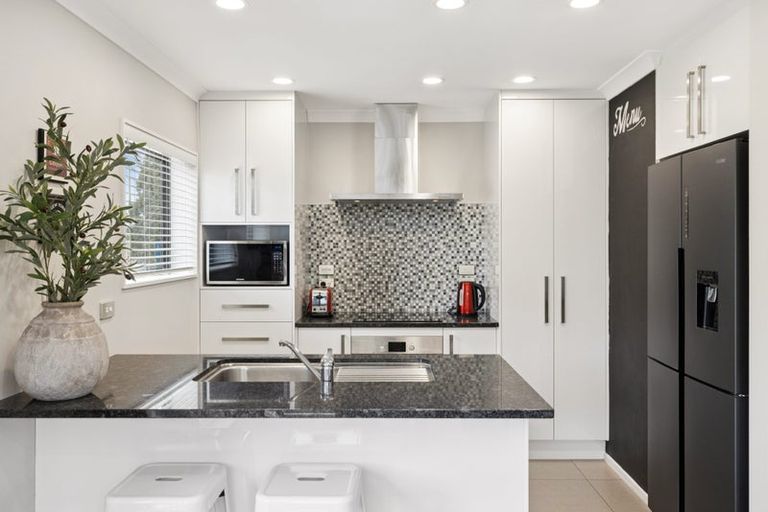 Photo of property in 73 Wellington Street, Pukekohe, 2120