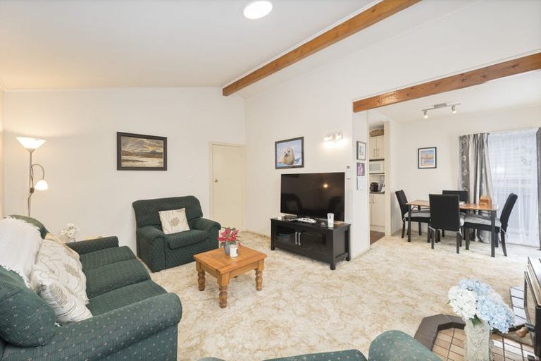 Photo of property in 4 Glen Norman Avenue, Henderson, Auckland, 0610