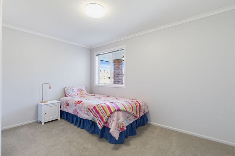 Photo of property in 15 Hamon Place, Pukehangi, Rotorua, 3015