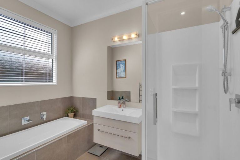 Photo of property in 29 Hemingway Place, Spencerville, Christchurch, 8083