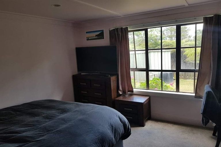 Photo of property in 7 Glen Vista Place, Bayview, Auckland, 0629
