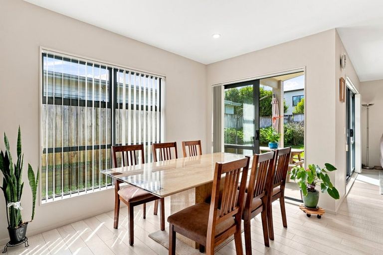 Photo of property in 13 Andalusian Way, Karaka, Papakura, 2113