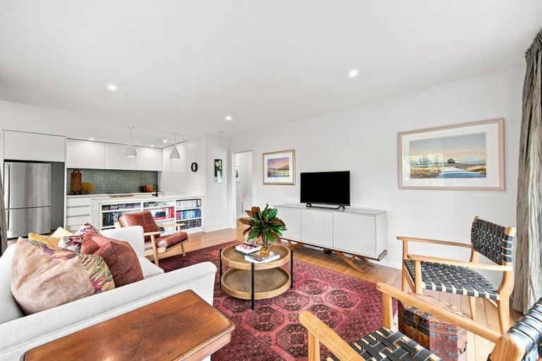 Photo of property in 14b Searells Road, Strowan, Christchurch, 8052