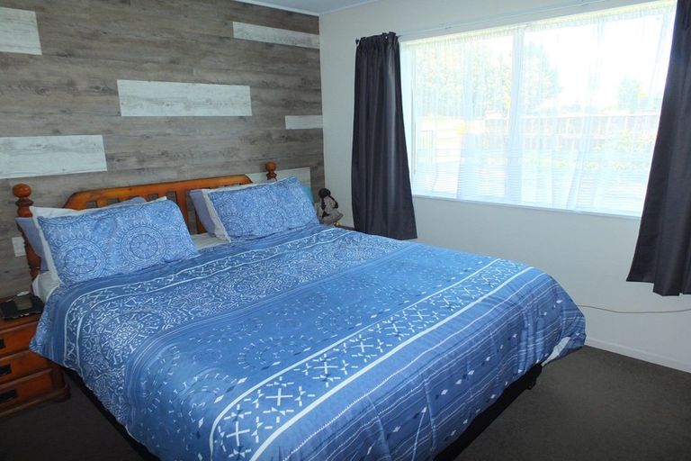 Photo of property in 73 Avenue Road, Foxton, 4814