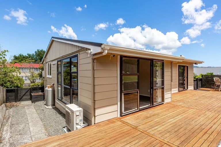 Photo of property in 15 Kalingo Street, Waitangirua, Porirua, 5024