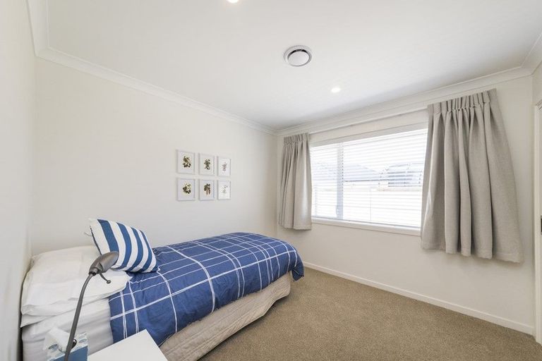 Photo of property in 2 Hydrangea Lane, Milson, Palmerston North, 4414