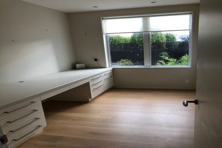 Photo of property in 12 Devonport Lane, St Albans, Christchurch, 8014