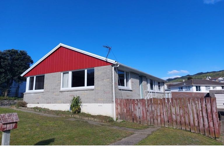 Photo of property in 107 Rangituhi Crescent, Takapuwahia, Porirua, 5022