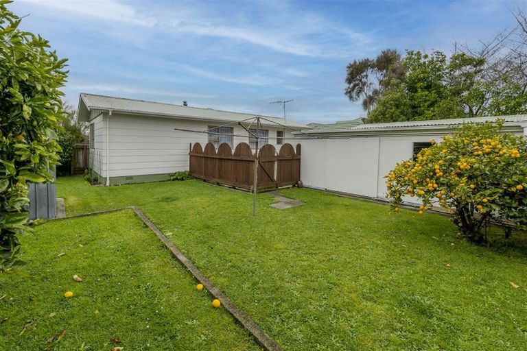 Photo of property in 16 Matipo Street, Levin, 5510