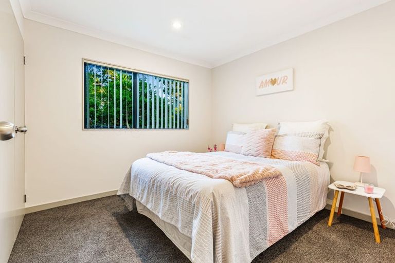 Photo of property in 65 Helleur Road, Massey, Auckland, 0614