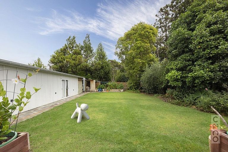 Photo of property in 7 Taupaki Road, Taupaki, Henderson, 0782