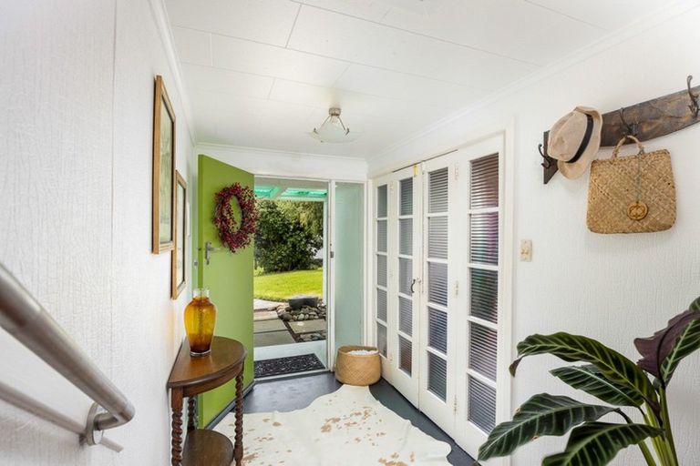 Photo of property in 4 Shearer Drive, Oakura, 4314