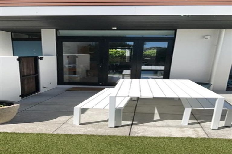 Photo of property in 76 Brougham Street, Mount Victoria, Wellington, 6011