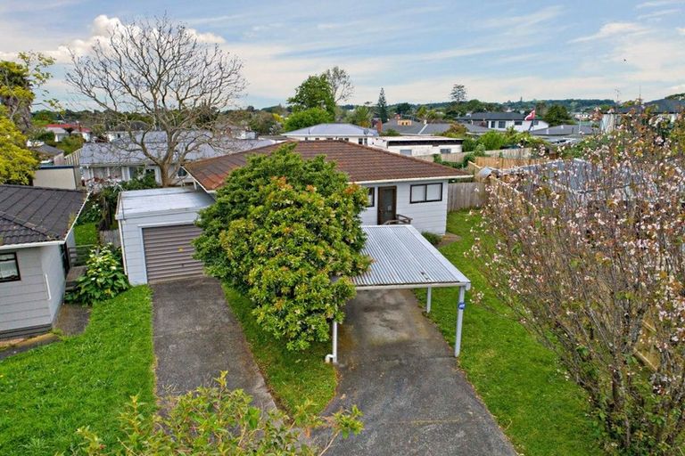 Photo of property in 1/50a Tawa Crescent, Manurewa, Auckland, 2102