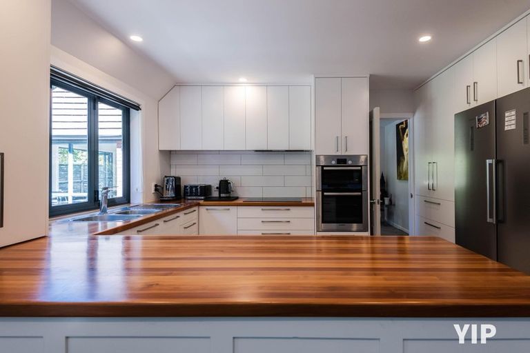 Photo of property in 17a Simla Crescent, Khandallah, Wellington, 6035