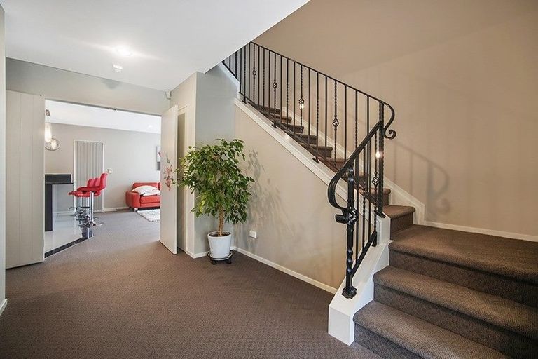 Photo of property in 2 Hawkdun Drive, Flat Bush, Auckland, 2016