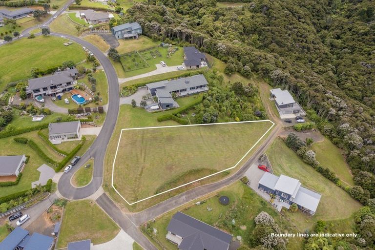 Photo of property in 5 Tironui Place, Whitianga, 3510