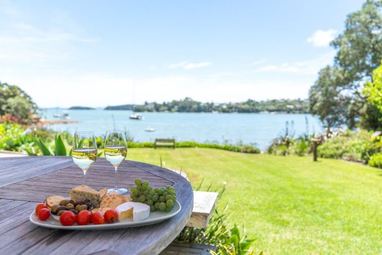 Photo of property in 16 Creswell Street, Opua, 0200