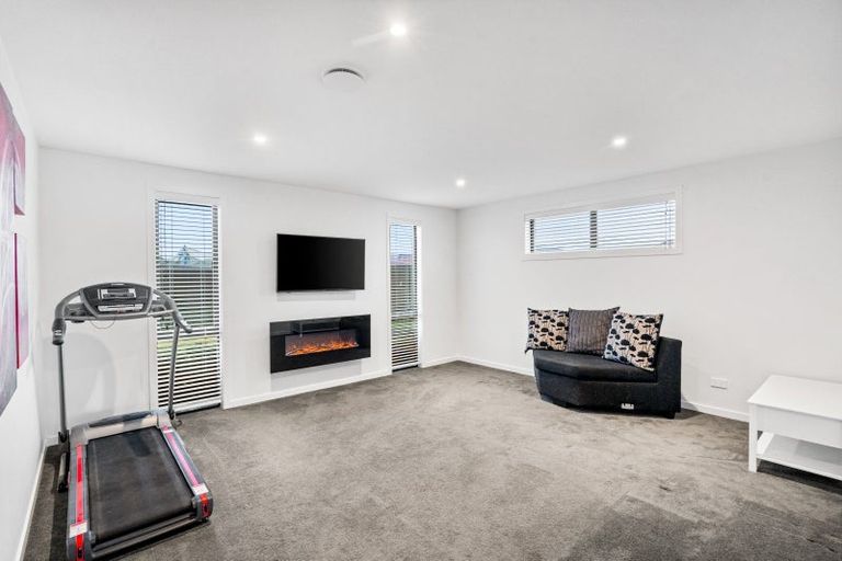 Photo of property in 35 Chris Drive, Rolleston, 7614