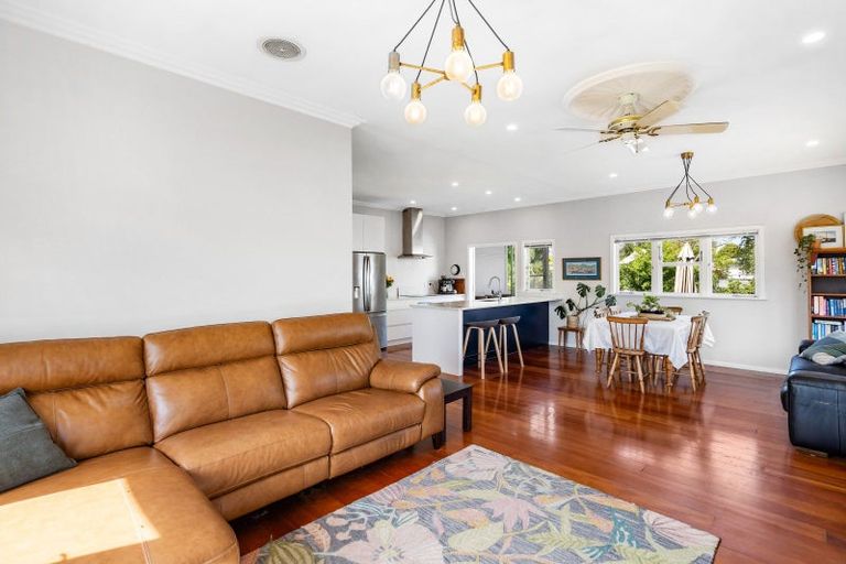 Photo of property in 911 Avenue Road East, Parkvale, Hastings, 4122