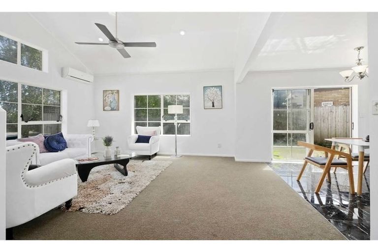 Photo of property in 2 Sheriff Place, Randwick Park, Auckland, 2105