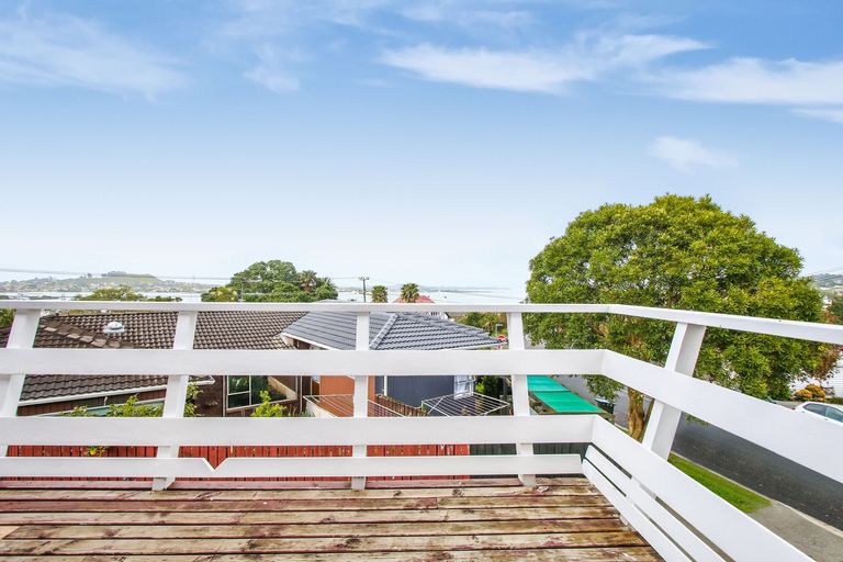 Photo of property in 49 Quadrant Road, Onehunga, Auckland, 1061