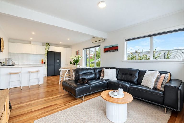 Photo of property in 42 Matipo Road, Mairangi Bay, Auckland, 0630