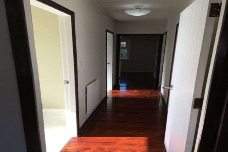 Photo of property in 3/24 Woodside Road, Massey, Auckland, 0614