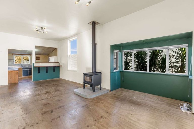 Photo of property in 44 Tennyson Street, Dannevirke, 4930