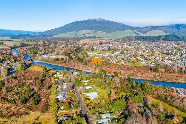 Photo of property in 52 Te Herekiekie Street, Turangi, 3334