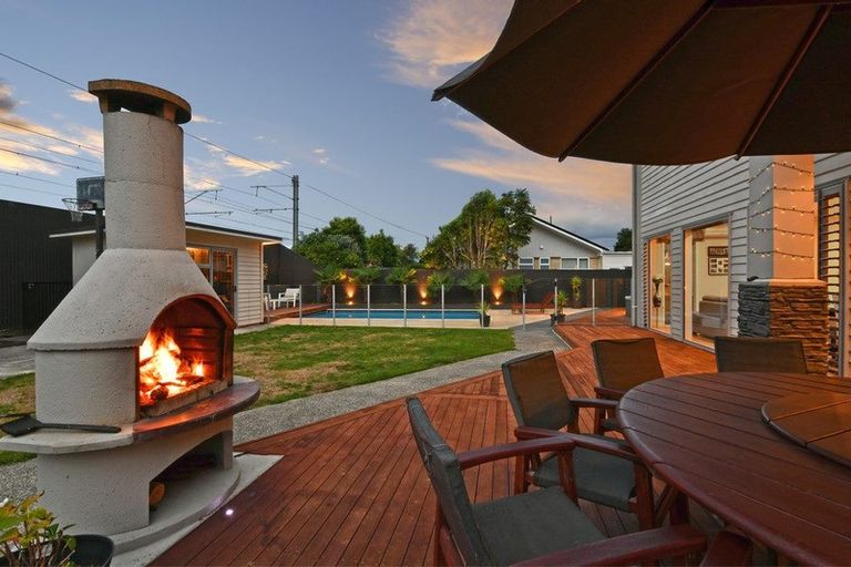 Photo of property in 42 Heretaunga Square, Silverstream, Upper Hutt, 5019