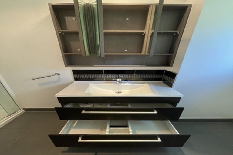 Photo of property in 2/63 Langana Avenue, Browns Bay, Auckland, 0630