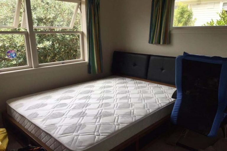 Photo of property in 30 William Souter Street, Forrest Hill, Auckland, 0620