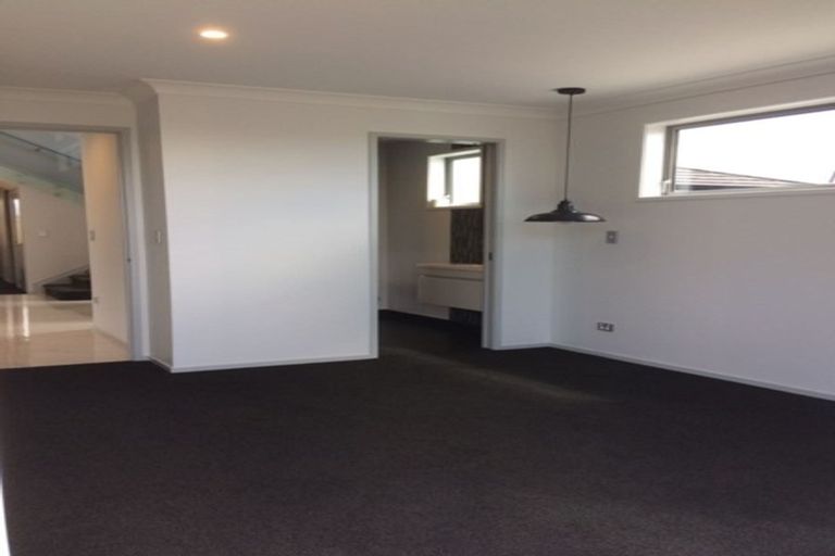 Photo of property in 18 Milano Boulevard, Karaka, Papakura, 2113