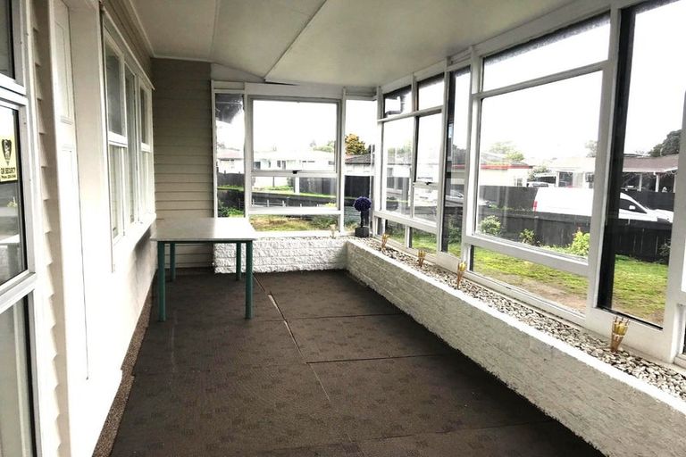 Photo of property in 66 Sunlands Drive, Manurewa, Auckland, 2102
