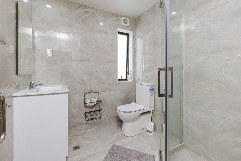 Photo of property in 20b Martin Road, Manurewa, Auckland, 2102