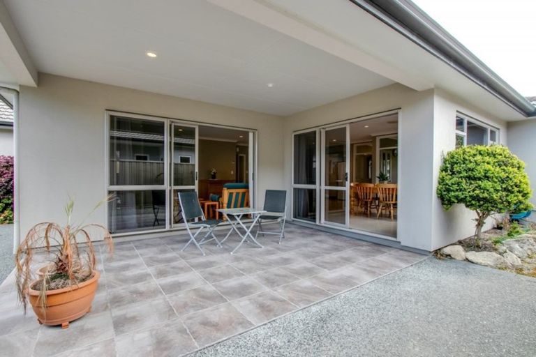 Photo of property in 18 Pania Place, Poraiti, Napier, 4112