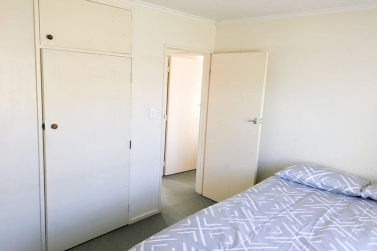 Photo of property in 3 Seddon Street, Takaro, Palmerston North, 4412