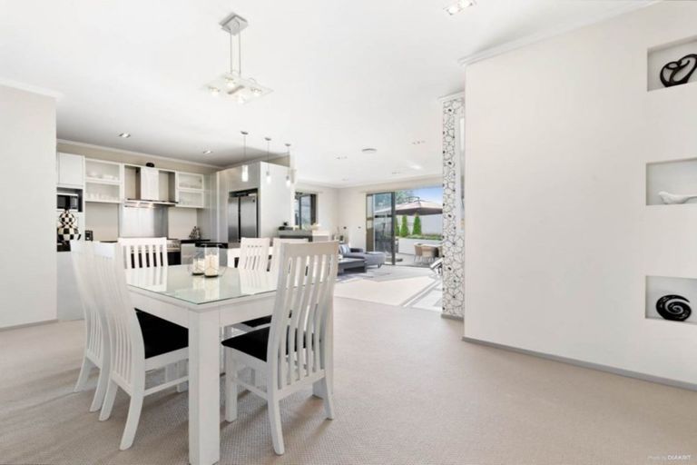 Photo of property in 8 Ellivani Rise, Pukekohe, 2120