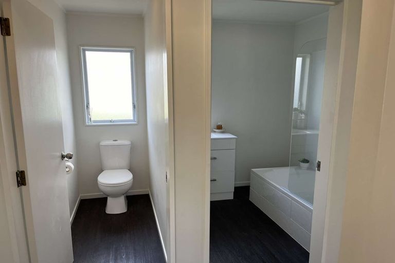 Photo of property in 1/30 Candia Road, Swanson, Auckland, 0614