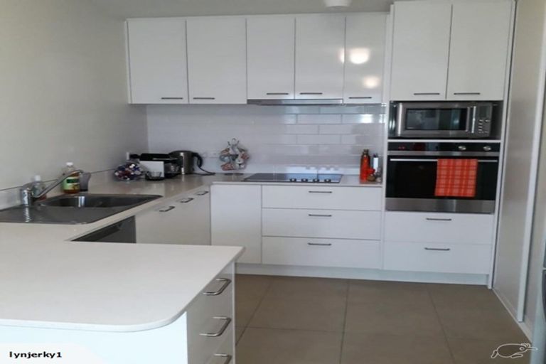 Photo of property in 2/100 Edinburgh Street, Pukekohe, 2120